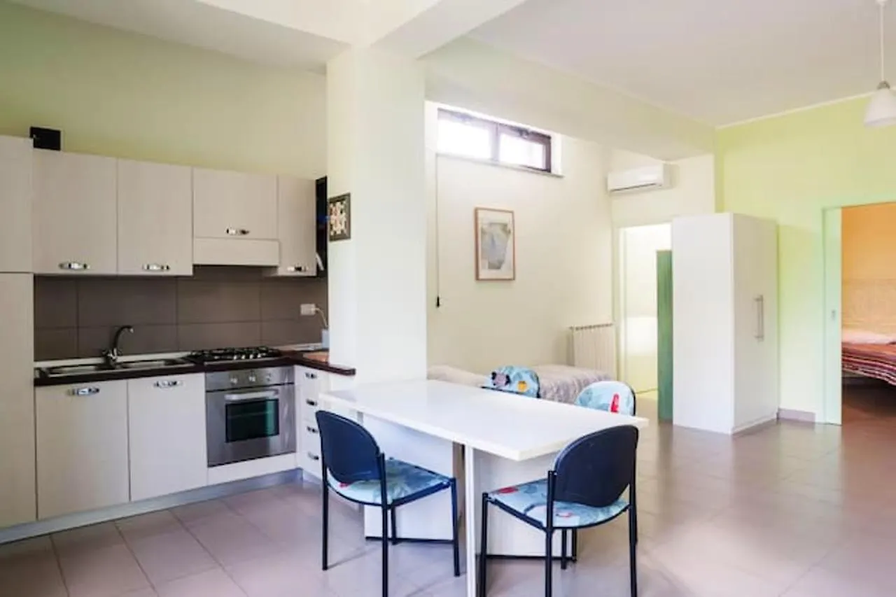 Welcoming Apartment In Nicolosi With Included Parking איטליה