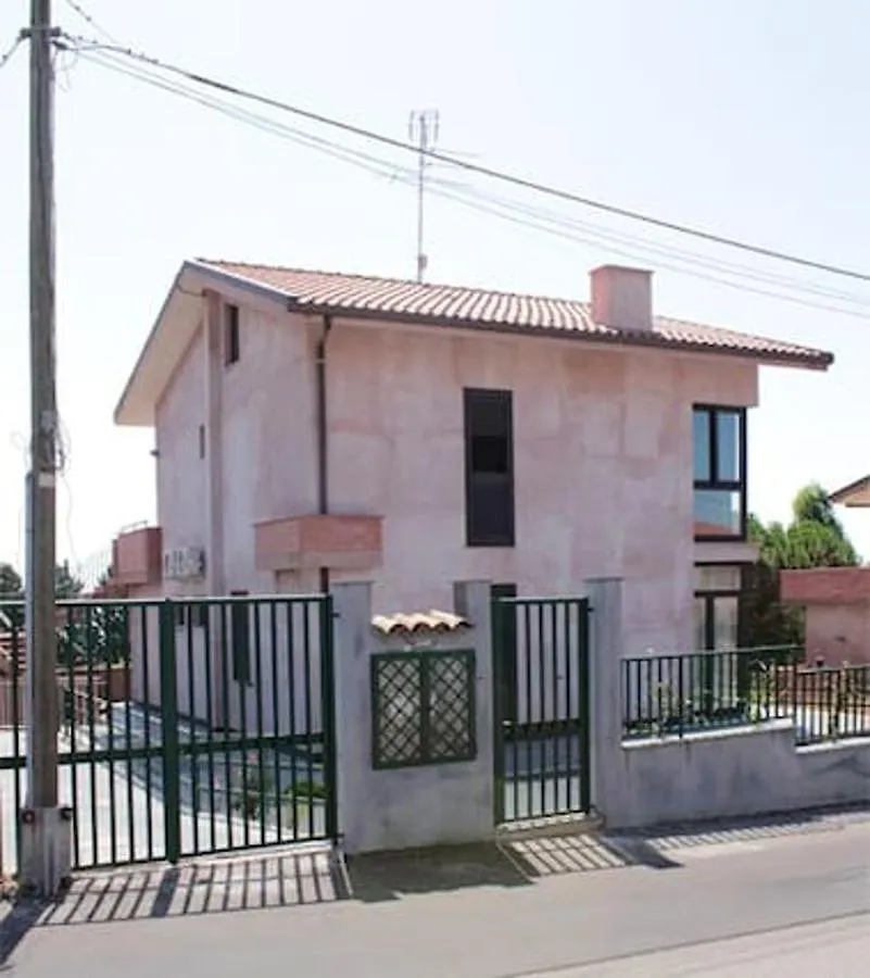 Welcoming Apartment In Nicolosi With Included Parking