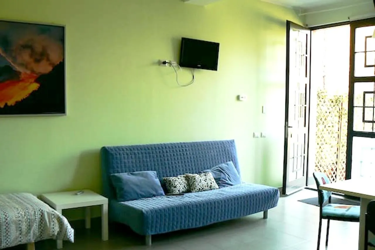 Welcoming Apartment In Nicolosi With Included Parking